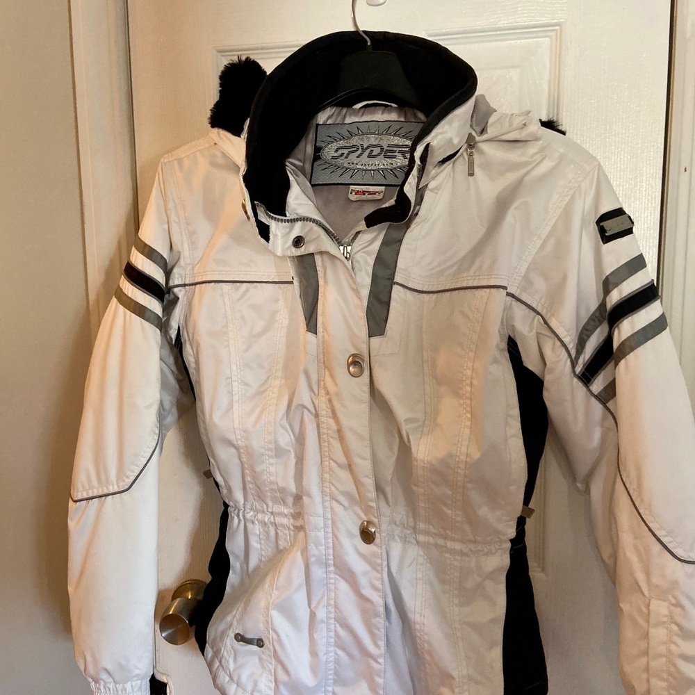 Kids Spyder ski coat Sz 18